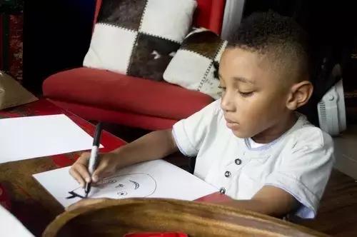 00后就做潮牌的哥哥，竟还有个5岁就做饶舌的弟弟！