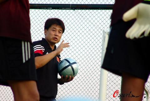 是曾诚丢球多还是颜骏凌丢球多,曾诚颜骏凌谁厉害