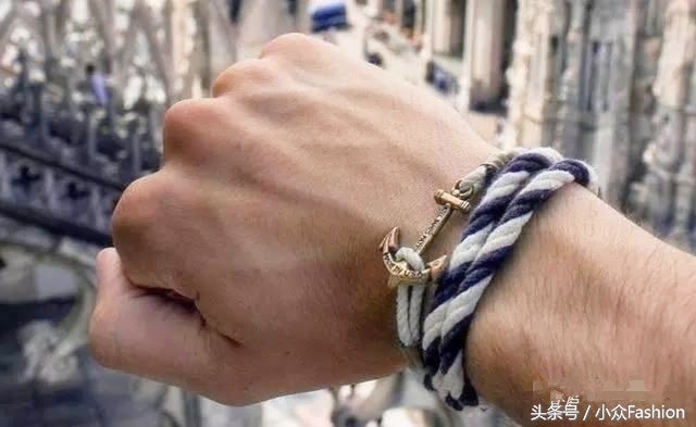 黄金手链男士欧美风格,复古时尚男士手链