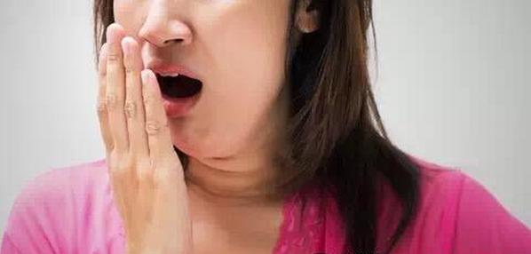 如何洁白牙齿的小妙招,牙齿黄怎么办快速解决方法