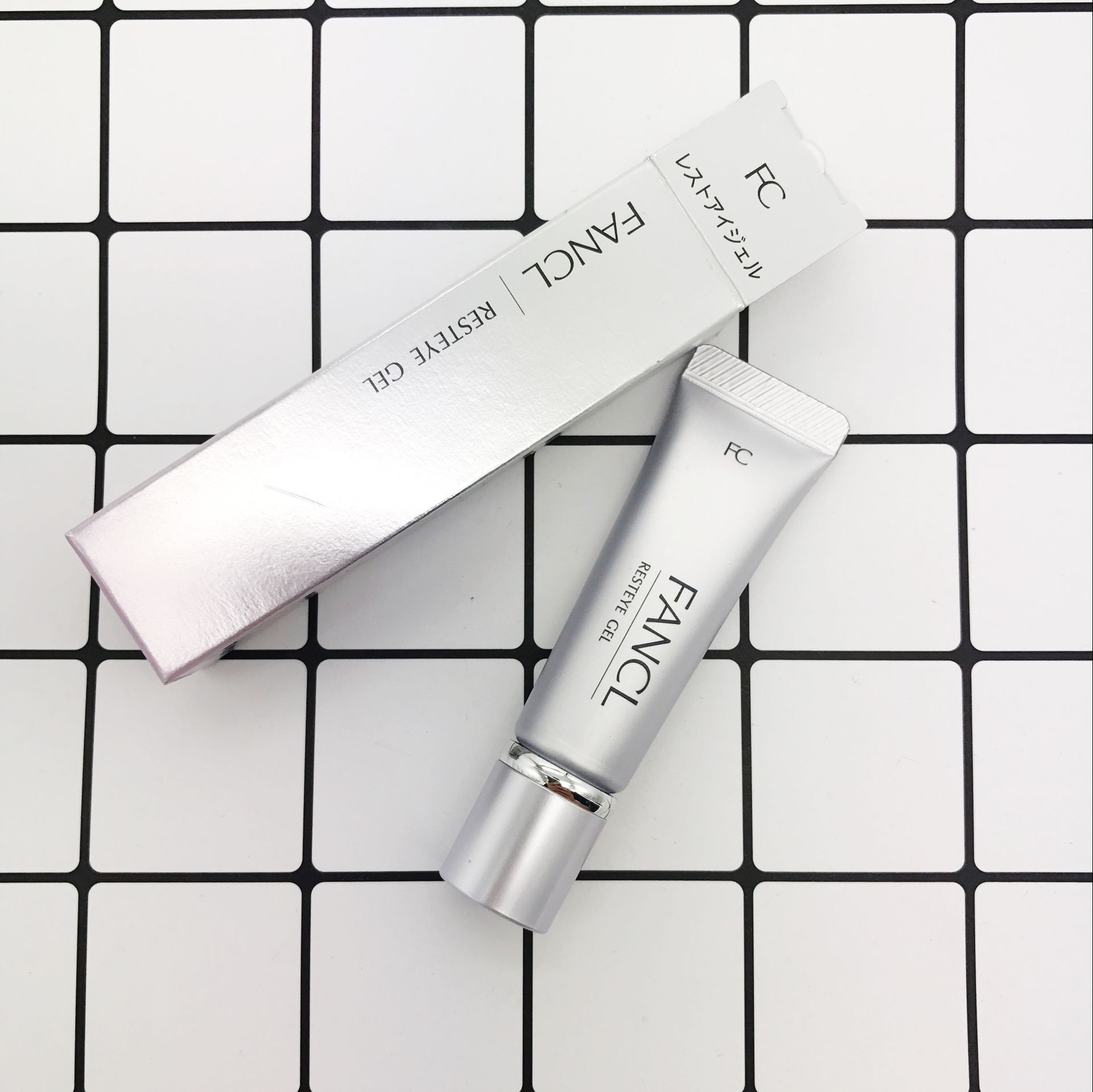 15岁平价眼霜推荐,15岁可以用祛黑眼圈眼霜