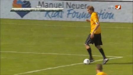 假摔,他们是认真的!下面请欣赏绿茵影帝们的精彩个人秀!