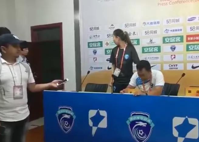 保定容大董事长痛哭,保定容大董事长哭的视频