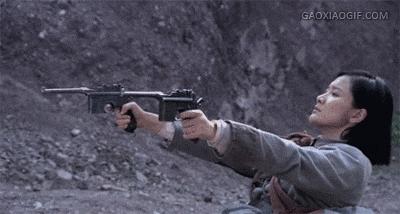 看到没？美女老师示范了分三步，分别是慢、慢、快