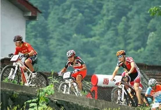 关于加快发展体育旅游,体育旅游产业示范区