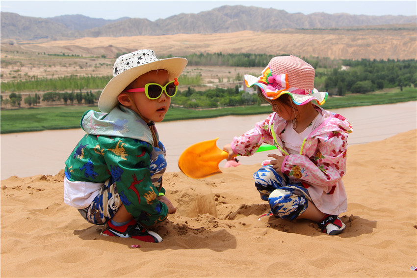 宁夏沙坡头旅游景区,关于宁夏沙坡头景点介绍