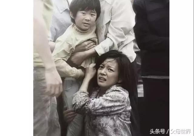 总是用糖果玩具引诱小孩,零食玩具诱惑小朋友