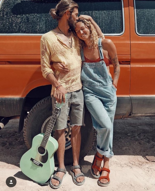 作为一个有品位的女人,品质生活从一双拖鞋也可以开始