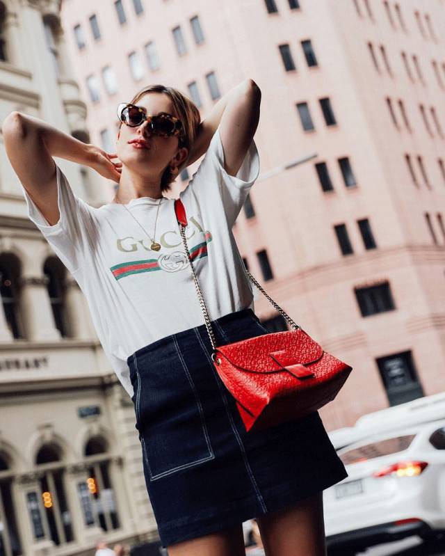 推荐几件夏天的t恤,今年夏天最流行的几件t恤