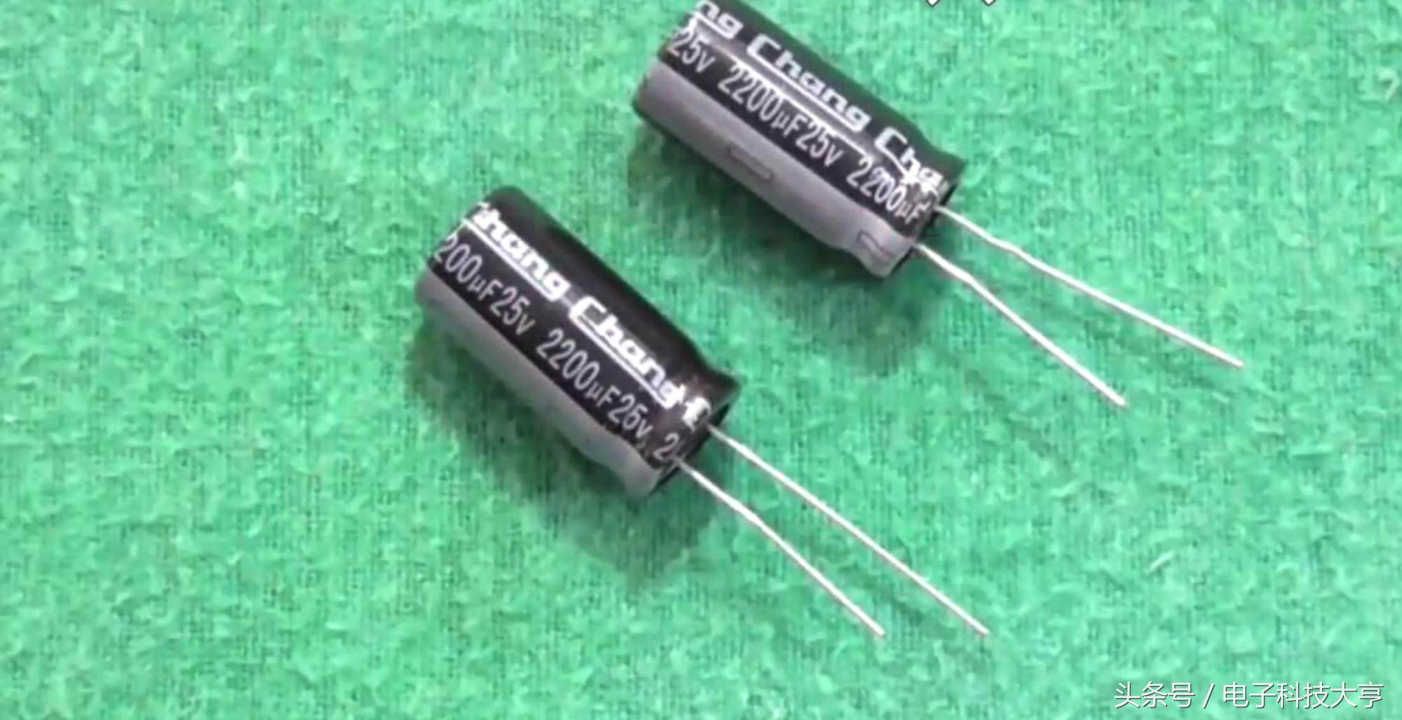 最简单的升压电路只需要一个电容,四个元件自制升压电路