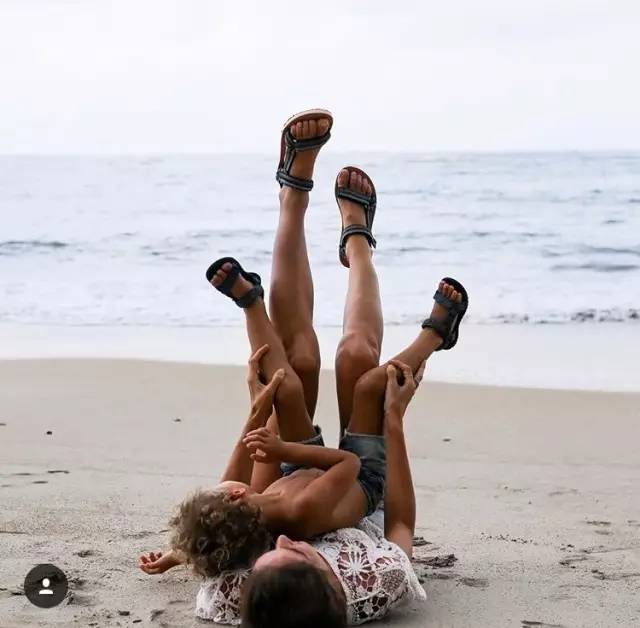 拥有一双拖鞋很重要,给自己做了一双独一无二的拖鞋