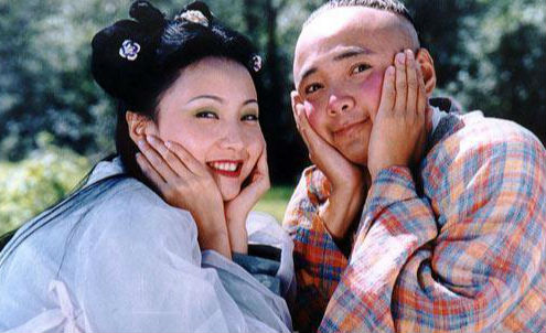 宋慧乔和杨幂谁更漂亮,杨幂和宋仲基一起在日本看秀