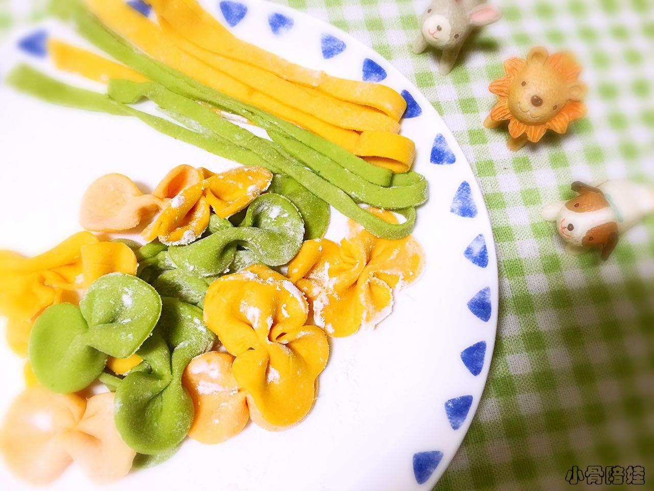 宝宝彩色手擀面的做法,纯手工手擀面制作过程