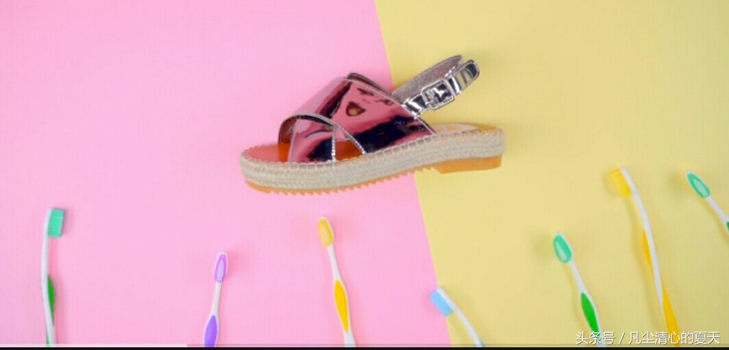 夏季凉鞋脏了怎样清洗,白凉鞋太脏了用什么办法能洗干净