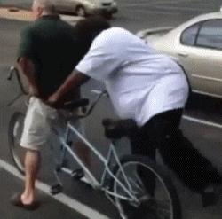 大爷，你这么率性洒脱，大妈知道吗？