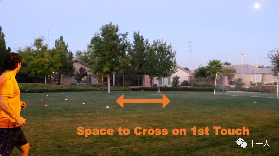 足球长传技巧详细解析,足球边路传中技巧教学