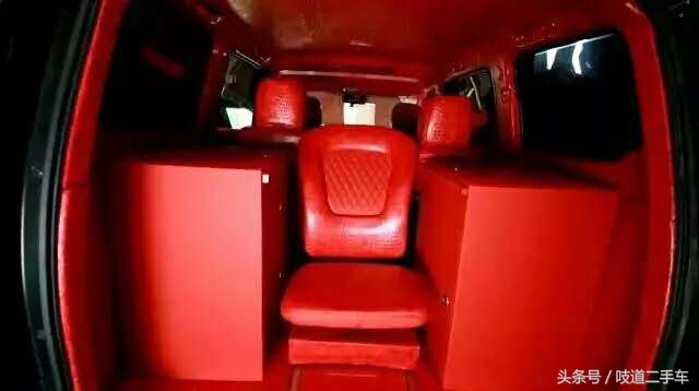 爆改五菱不算啥，氮气加速的捷达来虐他