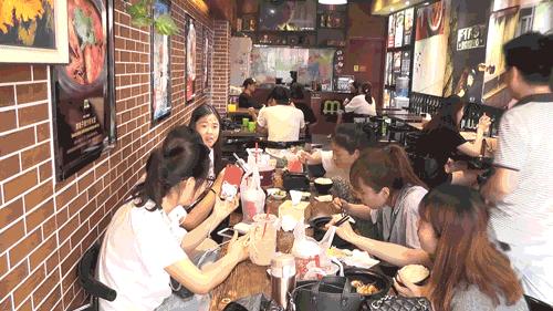 这个夏天还能撸串吗?十二道锋味的铁板快餐悄然来也