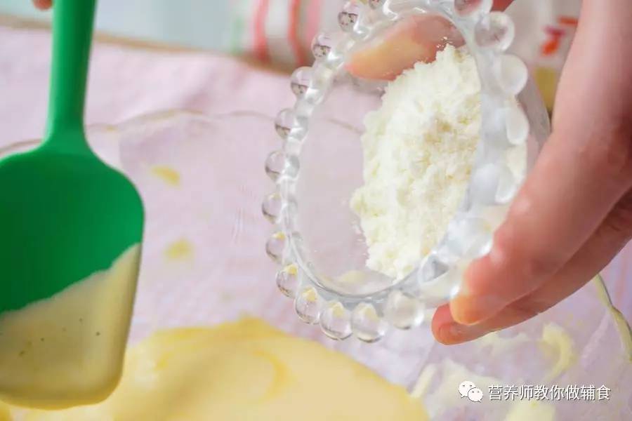 学会这一招以后零食随便买放心吃,做出了超强的补钙小零食