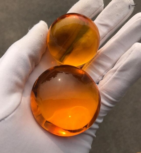 缅甸琥珀哪种最值得收藏,缅甸琥珀盘玩与变化