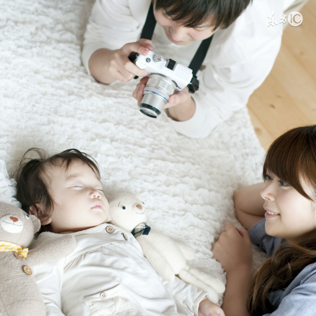 双胞胎带娃神器推荐,双胞胎宝宝育儿方法