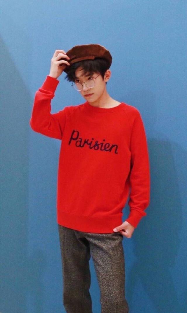 前辈对易烊千玺的评价最新,分享你很喜欢的易烊千玺图片