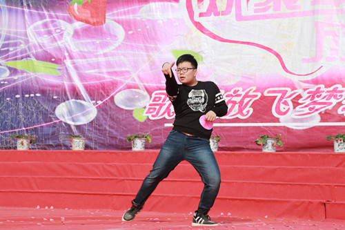 放歌巴中决赛冠军,巴中唱歌比赛现场