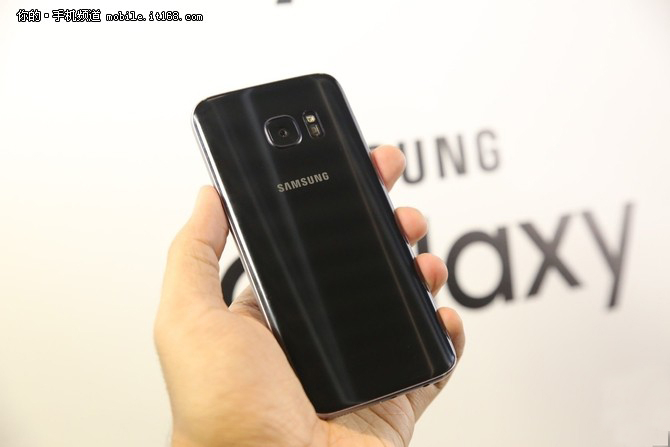 三星s7和s7edge哪个更值得买,三星s7和s7edge买哪个好