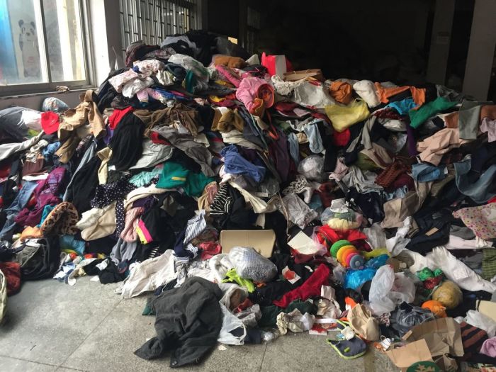 你有舍不得扔掉的衣服吗,不要的衣服都扔哪儿了