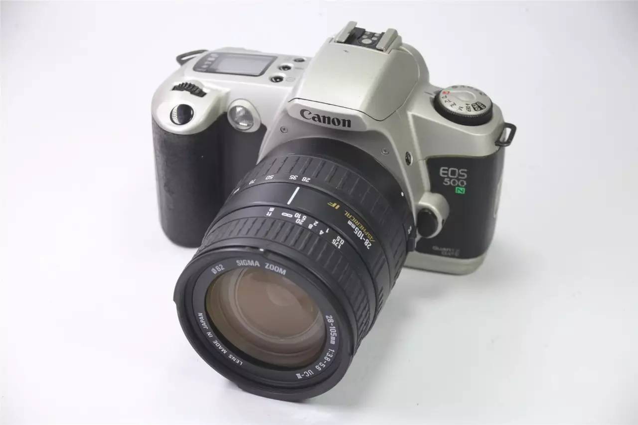 相机的第一组照片,相机里的第一只猫