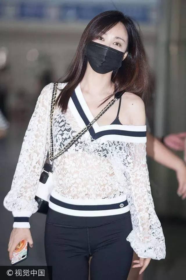 比渔网袜更猎奇的存在，杨幂谢娜领衔“袖套时尚”，前卫还是尴尬？
