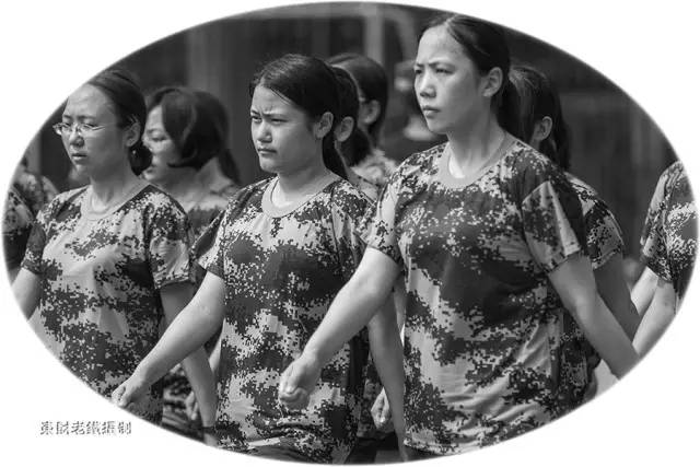 校园又闻军训声：大连银行新员工军训花絮