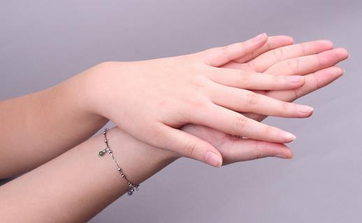 摆脱灰指甲,灰指甲怎么让指甲好看点