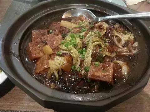 一个老外说一年之内吃遍成都,一个老外说要在一年内吃遍中国