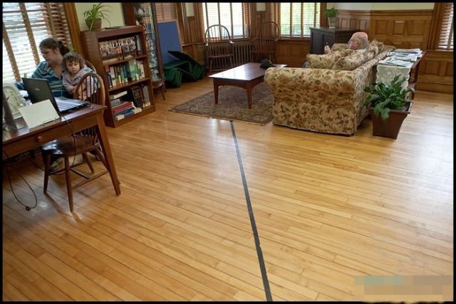 明明在同一间屋子里，我在美国，你却在加拿大？