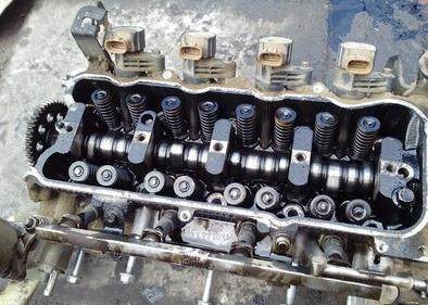 发动机机油油面过高或过低的危害,三点原因告诉你答案