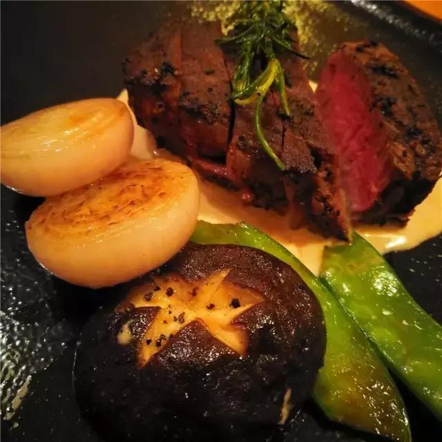 三亚亚龙湾有专属海滩酒店,中国最美丽的亚龙湾