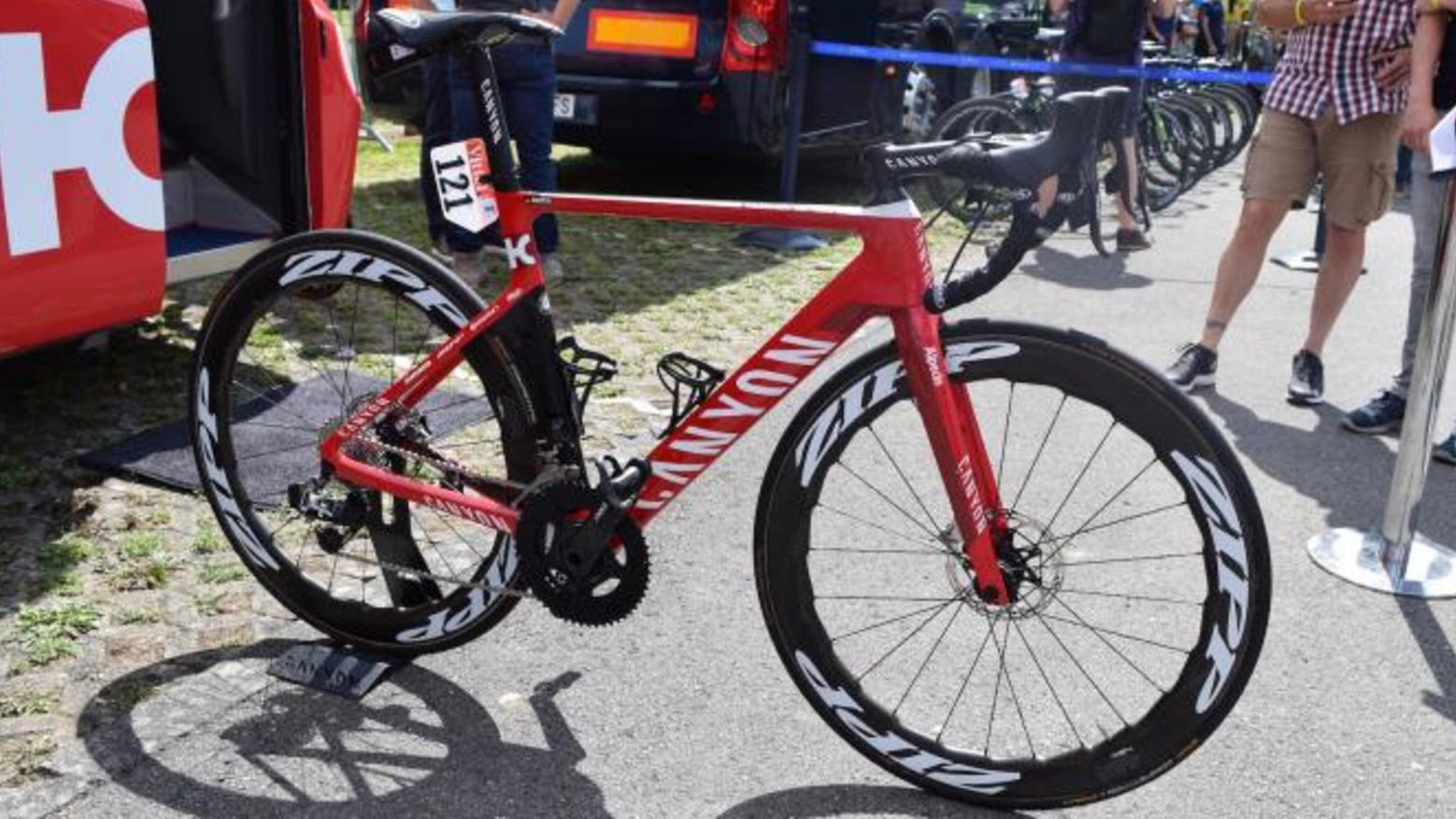 环法名车｜揭秘托尼马丁的CanyonAeroadCFSLX“红色喀秋莎”