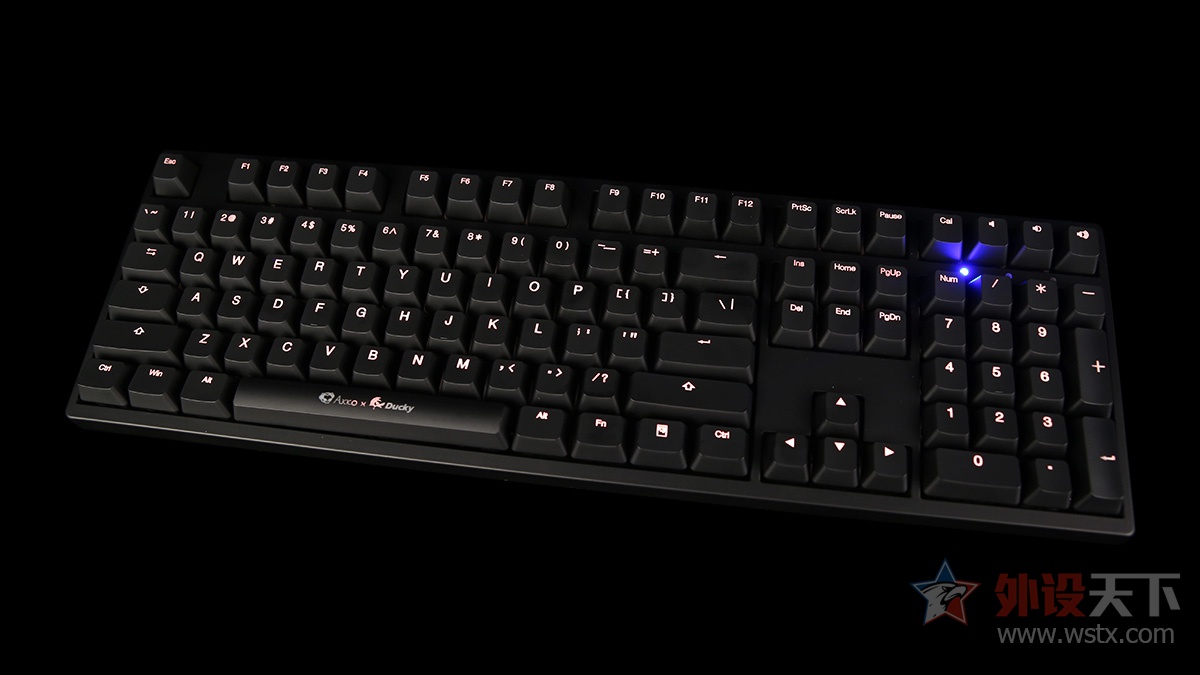 akkoducky联名键盘,akkoducky粉色键盘