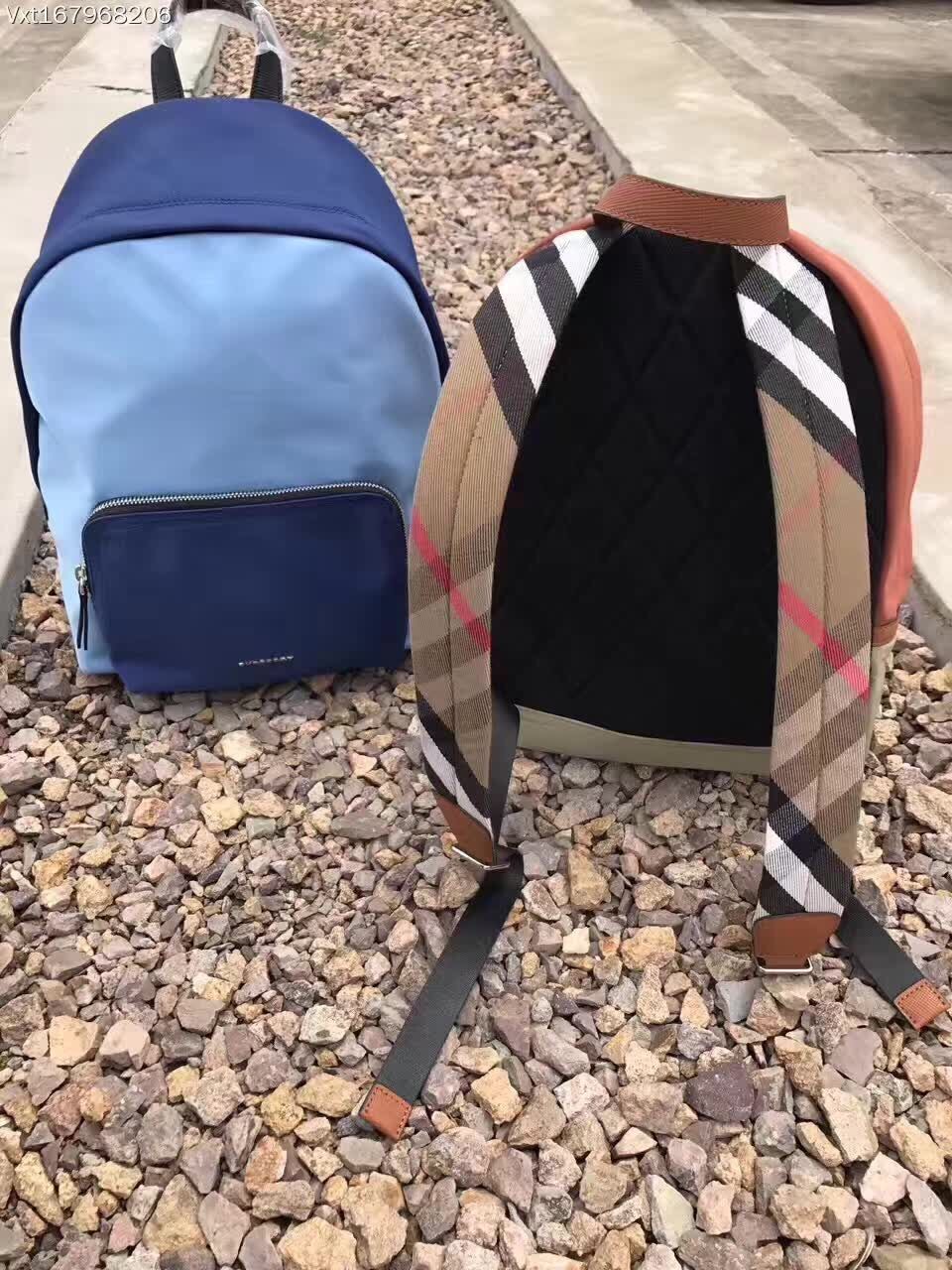 巴宝莉双肩背包经典款过时了吗,巴宝莉双肩包里有madeinchina