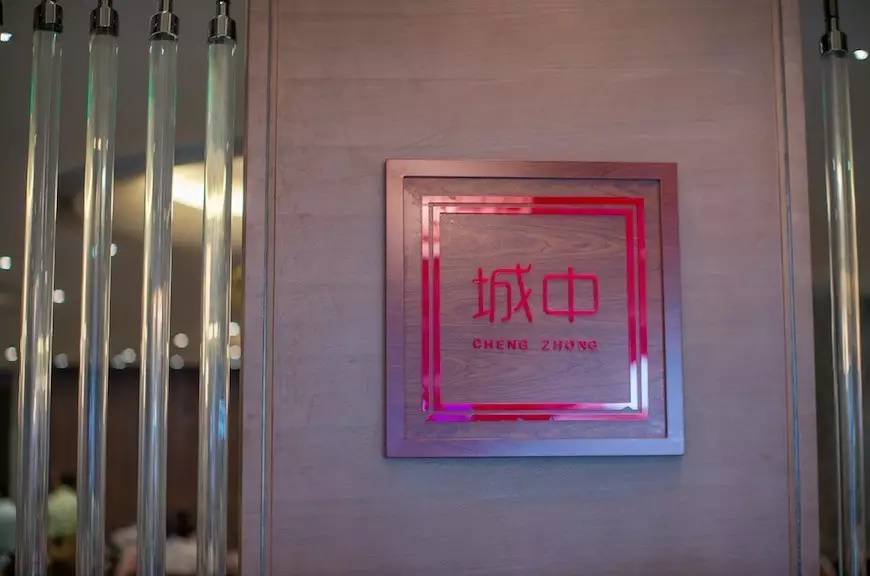 一天吃四五顿饭不长肉才怪,一天吃四顿不胖都不行