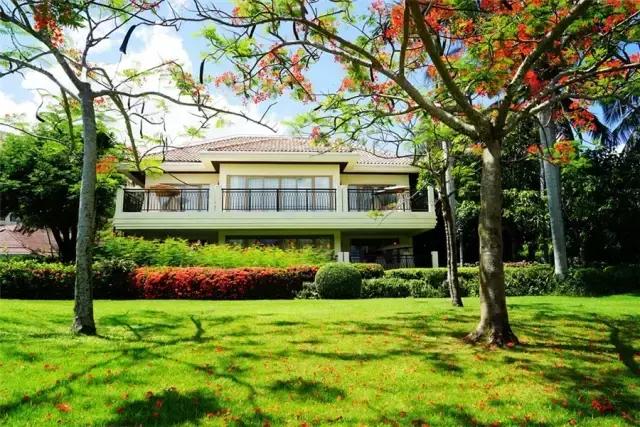 三亚亚龙湾有专属海滩酒店,中国最美丽的亚龙湾