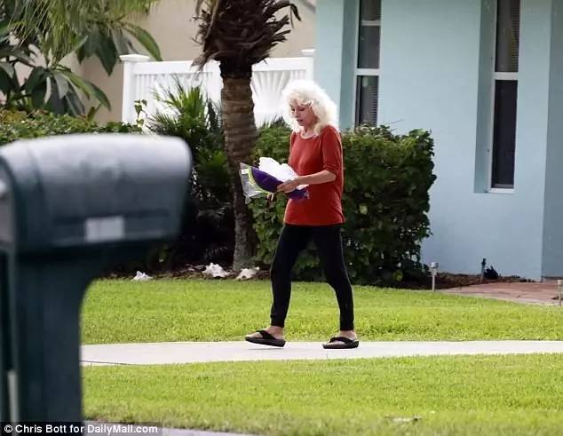 一男子买彩票中2174万,夫妇买彩票三个亿