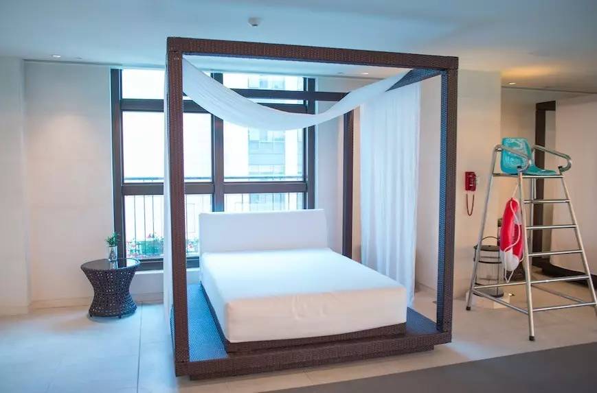 一天吃四五顿饭不长肉才怪,一天吃四顿不胖都不行