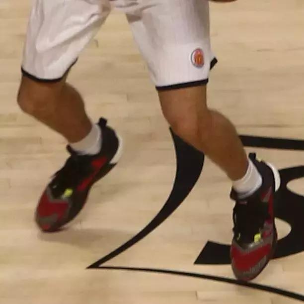 全世界都在嘲笑「球爹一家」，但你们都错了！