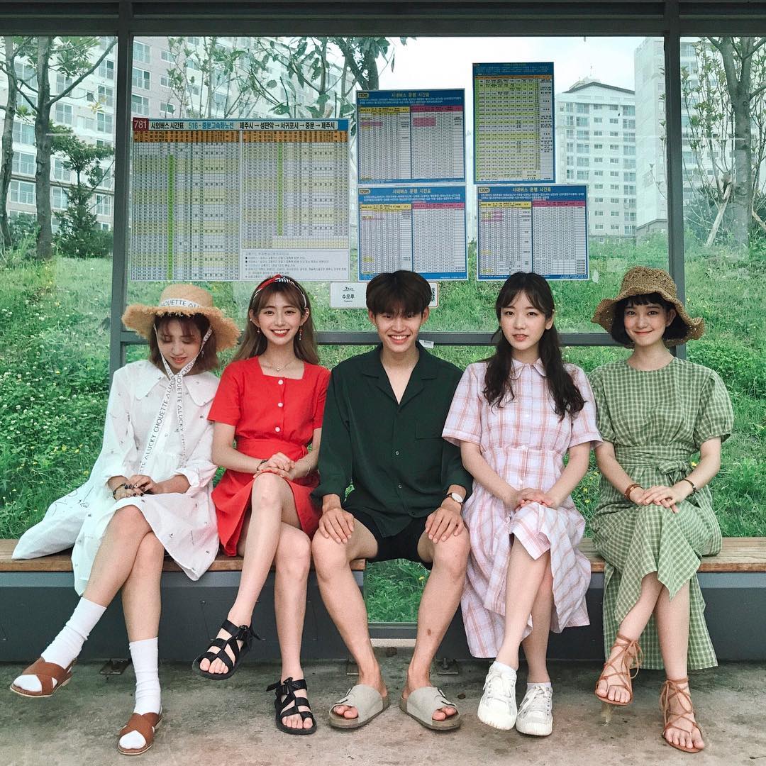 蓝色草帽海边度假,玩转海边度假风