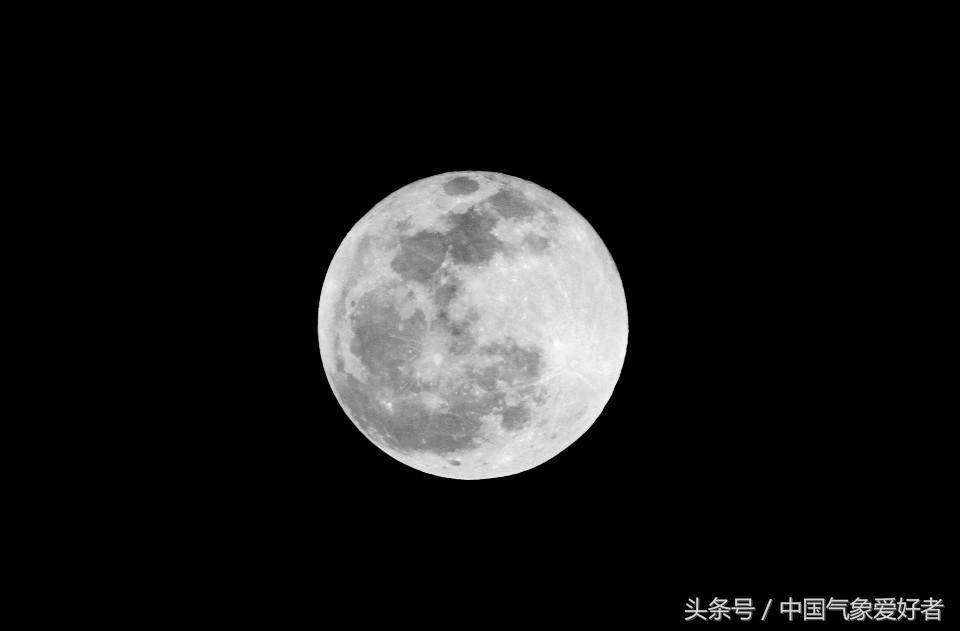 以前的月球离地球很近吗,曾经月球有大气层