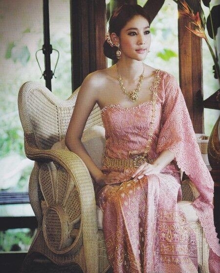 傣族服装和泰国服饰看着差不多实有大差异能够区分五个以上细节的不同你就是时尚达人