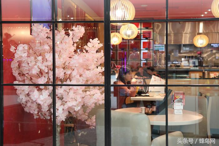 佳能200d画质怎么样,佳能200d一代参数怎么调好看