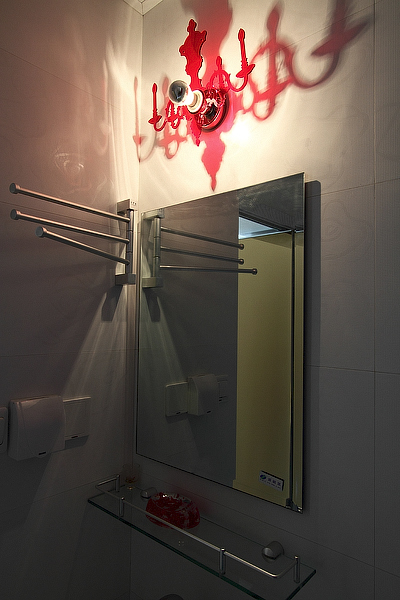 武汉老园艺师只因老伴喜爱花儿,果断把卧室窗台巧变花园式榻榻米!